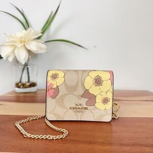 NWT Coach Mini Wallet On A Chain In Signature Canvas With‎ Floral Cluster Print